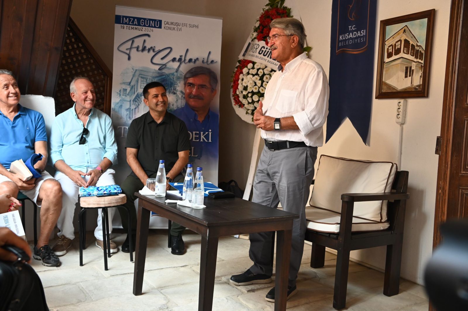 ESKİ DEVLET BAKANI FİKRİ SAĞLAR: “KUŞADASI BAŞKAN ÖMER GÜNEL VİZYONU İLE KÜLTÜR SANAT KENTİ OLDU”