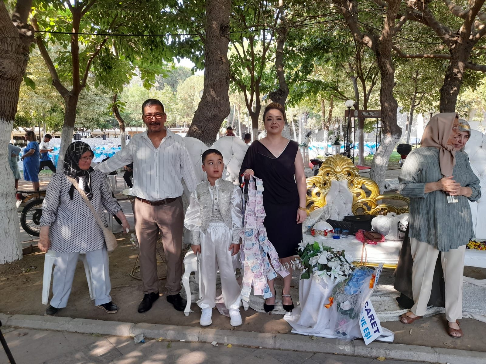 Ceylan ailesinde sünnet mutluluğu