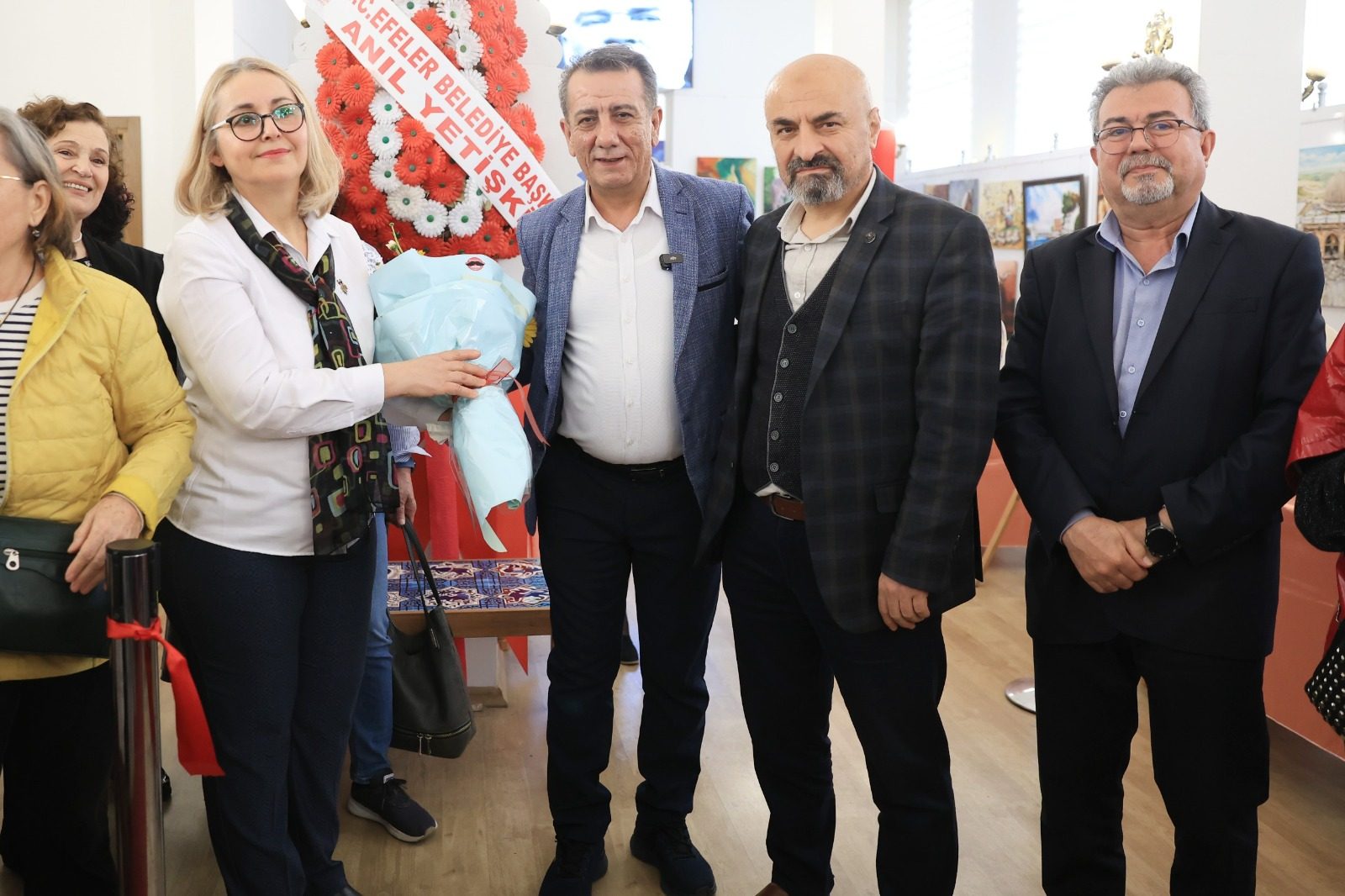 KADINLARIN ESERLERİ BÜYÜK BEĞENİ TOPLADI