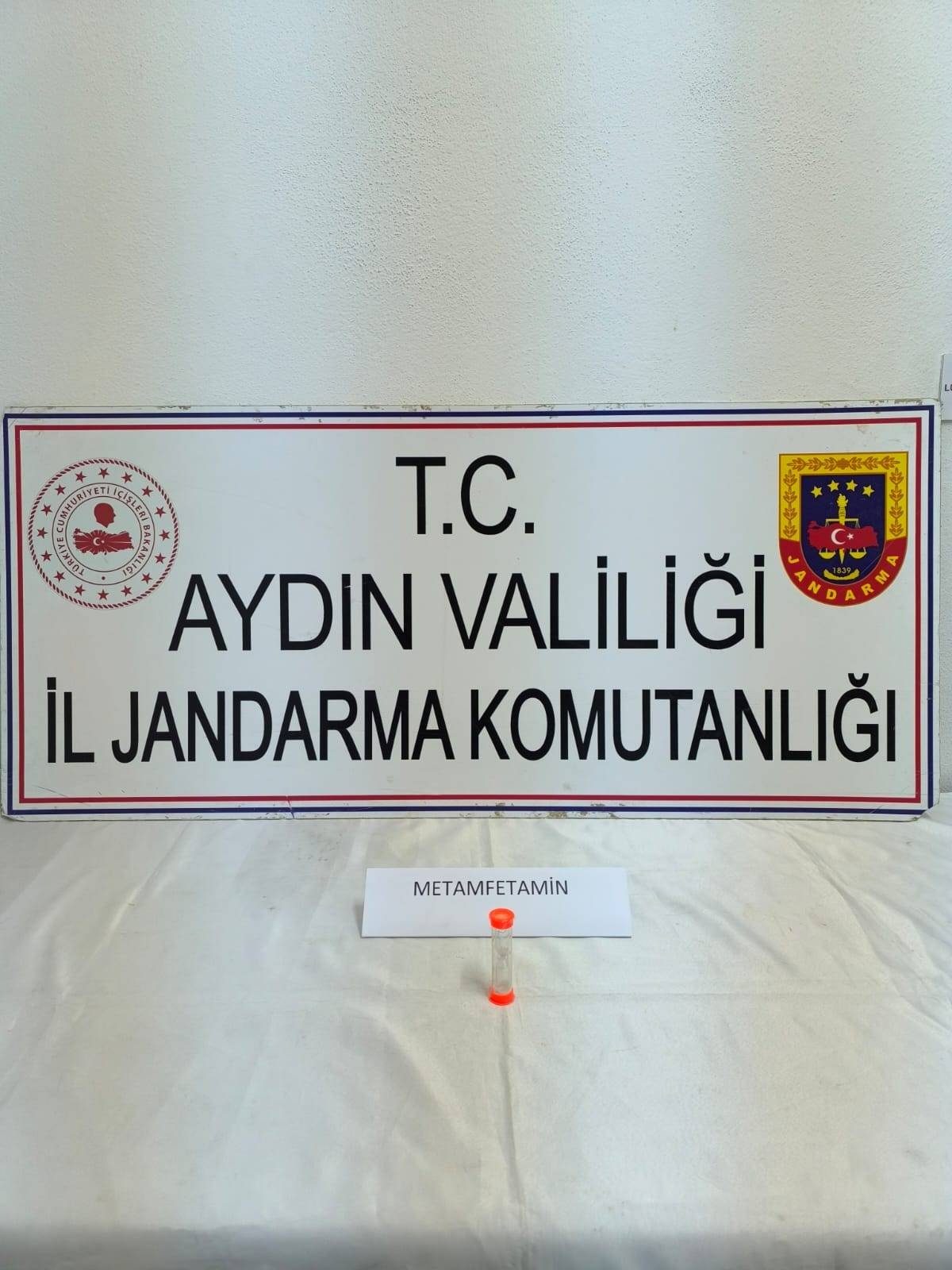 JANDARMA KÖŞK’TE ŞÜPHELİ ŞAHSI YAKALADI