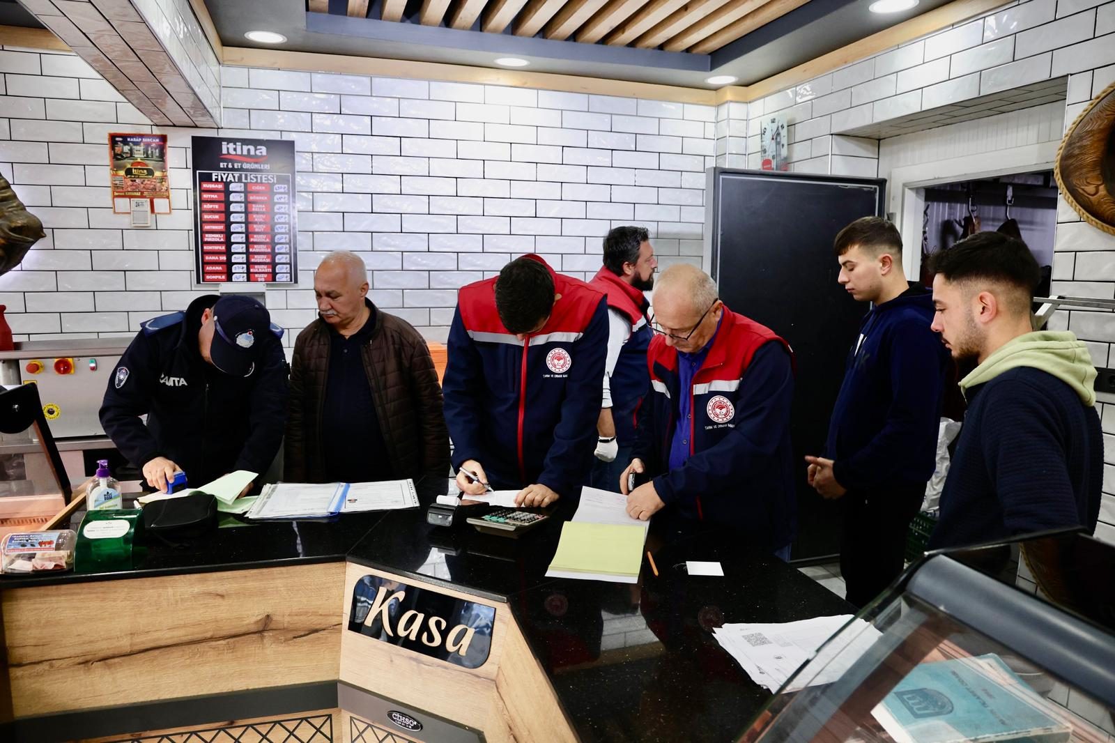 ÇİNE BELEDİYESİ VE İLÇE TARIM MÜDÜRLÜĞÜ’NDEN KASAPLARA SIKI DENETİM
