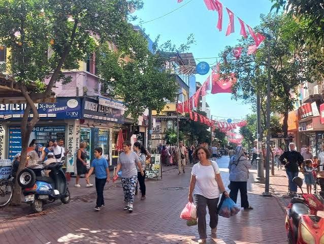 NAZİLLİ ÇARŞISINDA ARAÇ TRAFİĞİ İÇİN YENİ DÜZENLEME GÜNDEMDE