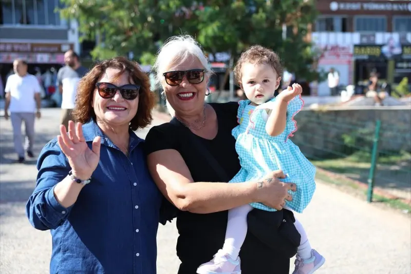 BAŞKAN HATİCE GENÇAY, ALTINKUM’DA HALKLA BULUŞTU