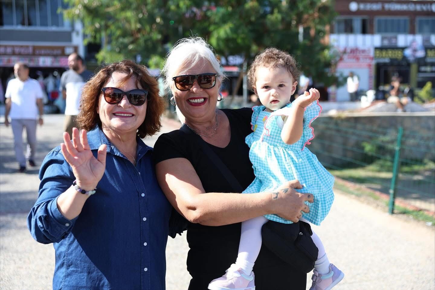BAŞKAN HATİCE GENÇAY, ALTINKUM’DA HALKLA BULUŞTU