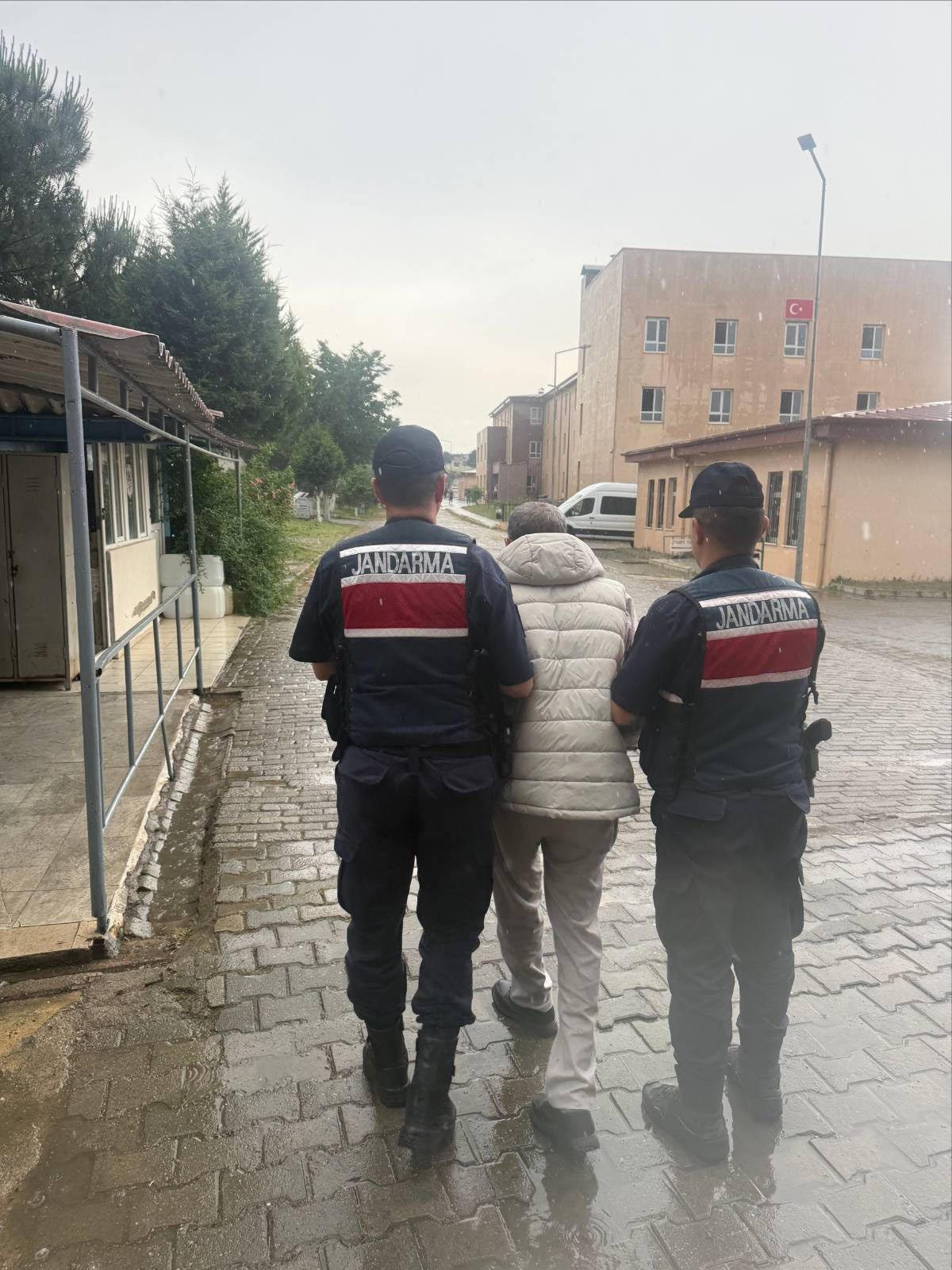 İncirliova'da Hırsızlık Hükümlüsü Yakalandı