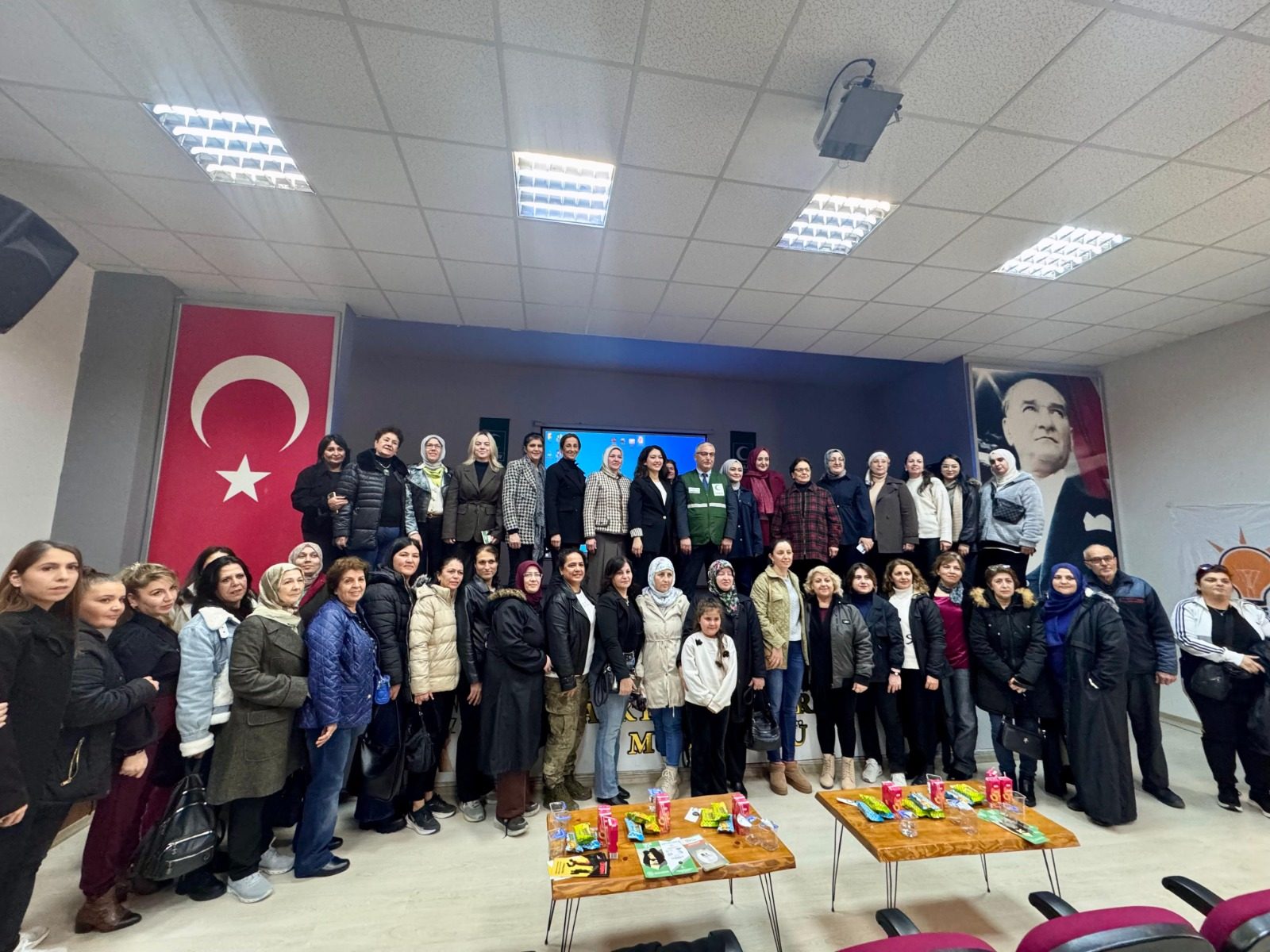 AK Parti Aydın İl Kadın Kolları’ndan Bağımlılıkla Mücadelede Anlamlı Organizasyon Yeşilay ve Emniyet Güçlerinden Güç Birliği
