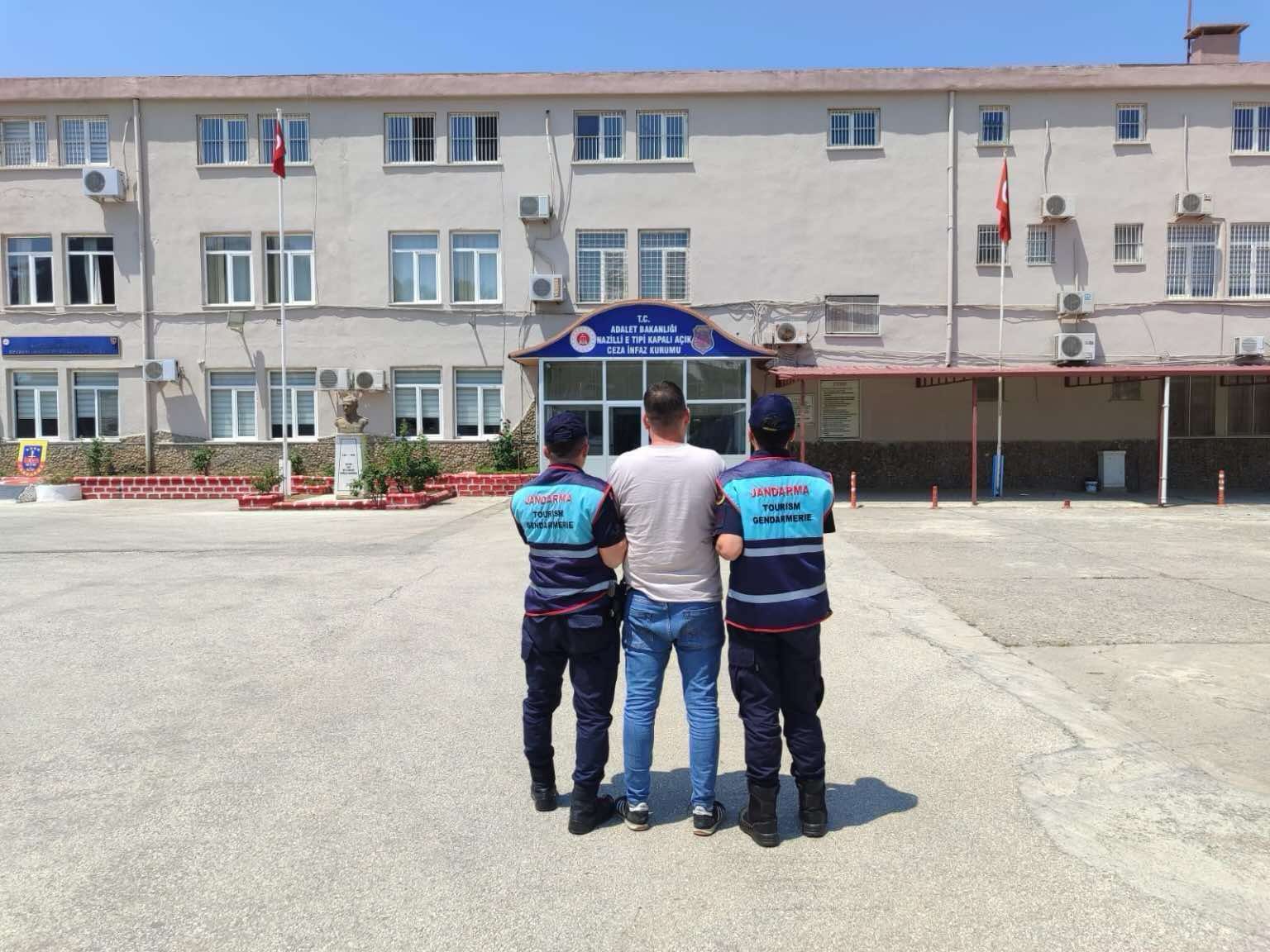 KADINA ŞİDDETTEN ARANAN KİŞİ YAKALANDI