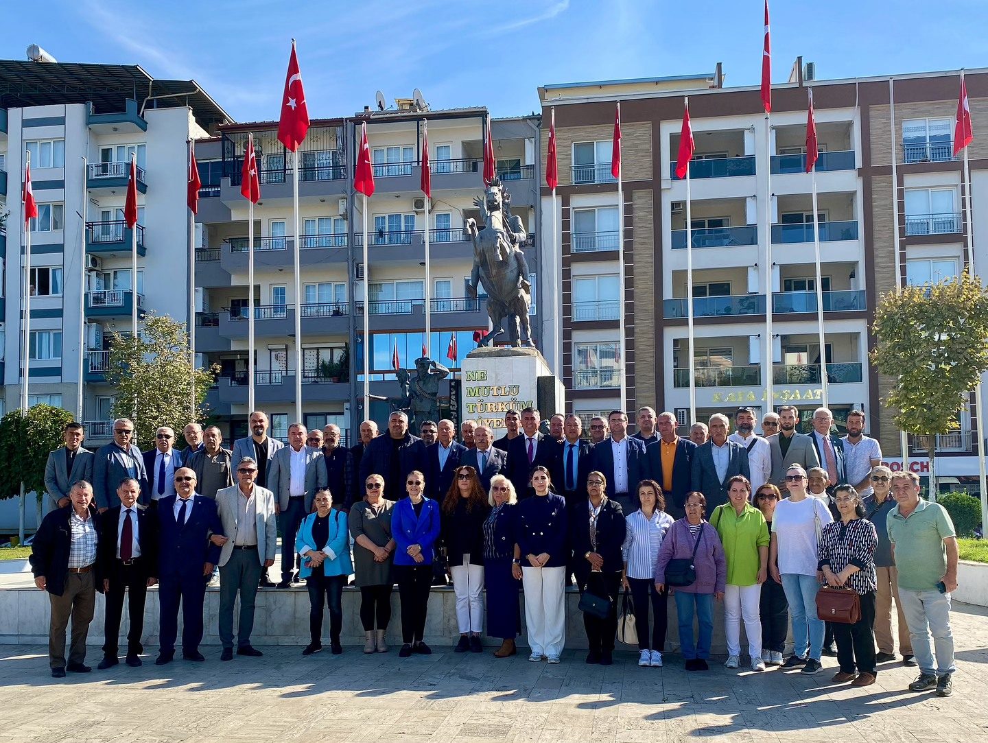 İYİ PARTİ KURULUŞ YILDÖNÜMÜNÜ İNCİRLİOVA’DA MUHTEŞEM BİR ORGANİZASYONLA KUTLADI