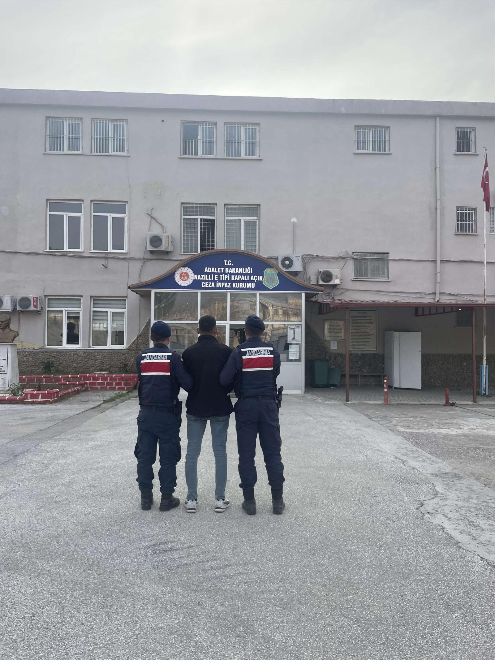 Nazilli'de uyuşturucu ticaretinden aranan hükümlü yakalandı