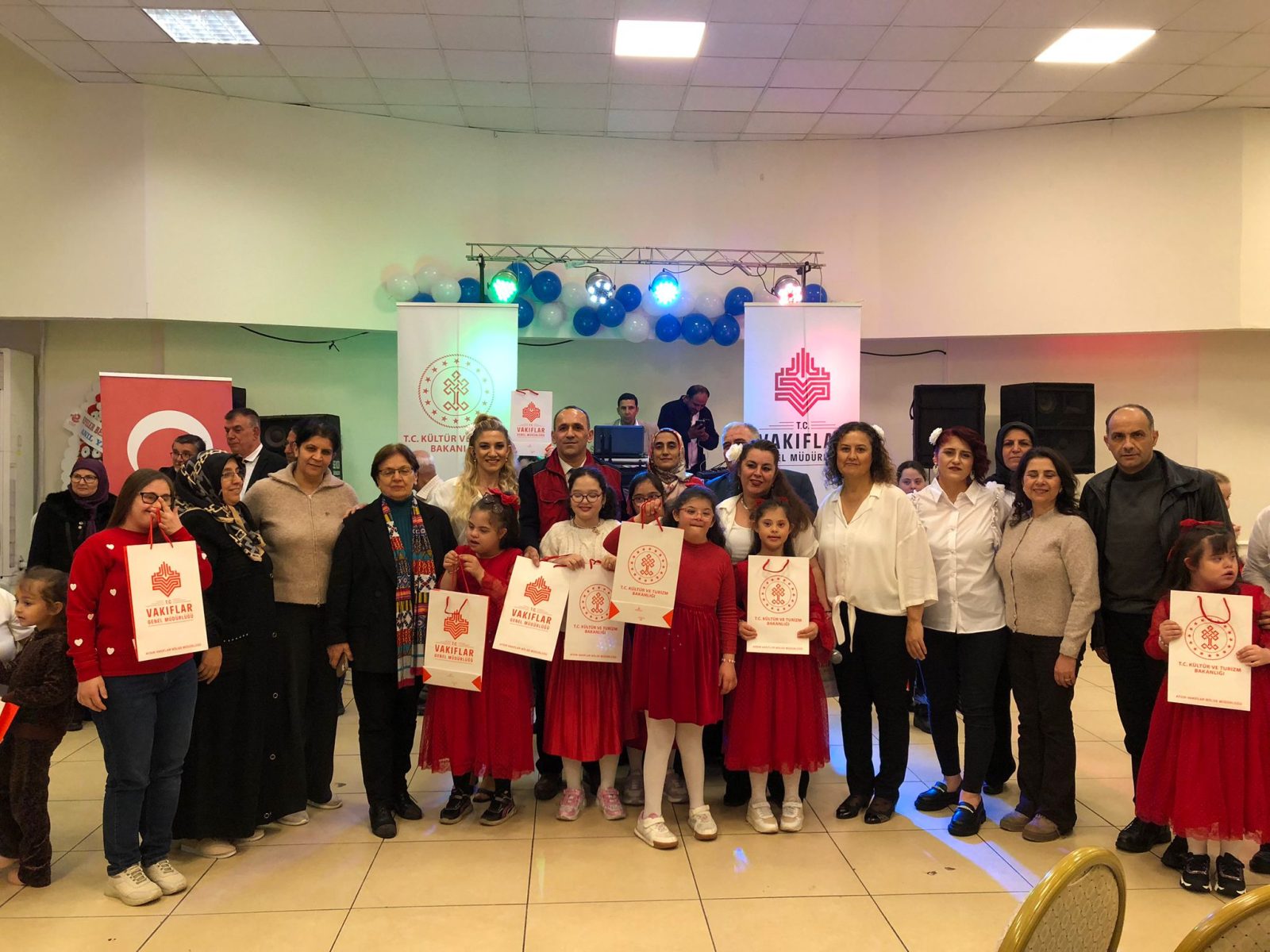 AYDIN’DA ENGELLER SEVGİYLE AŞILDI