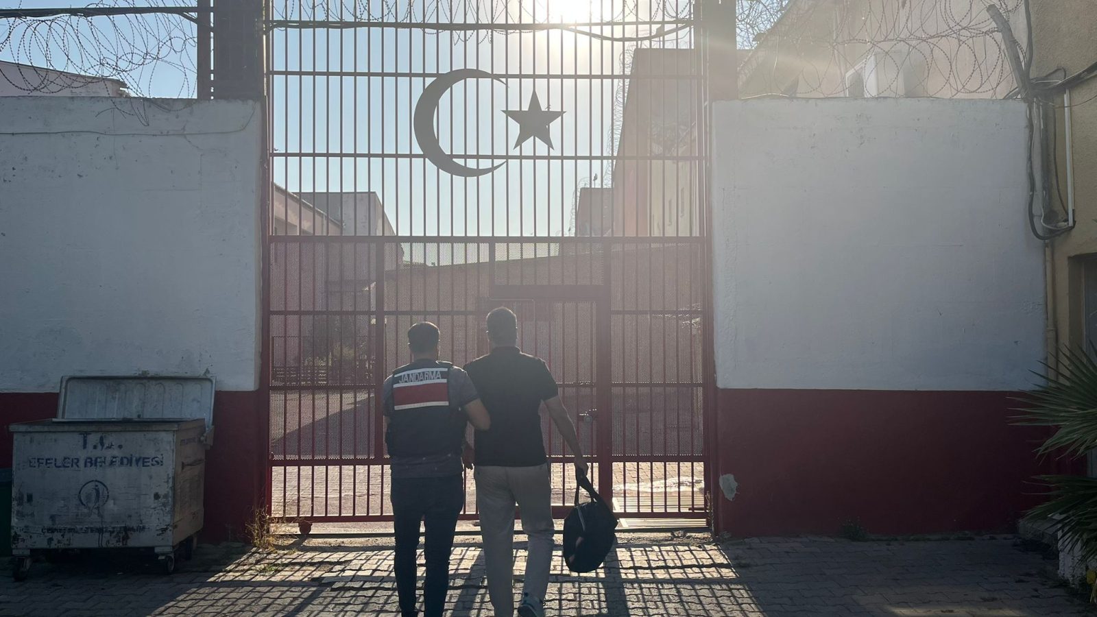TERÖR ÖRGÜTÜNE ÜYE BİR KİŞİ YAKALANDI
