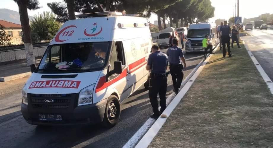 Minibüs yayaya çarptı: 1 yaralı