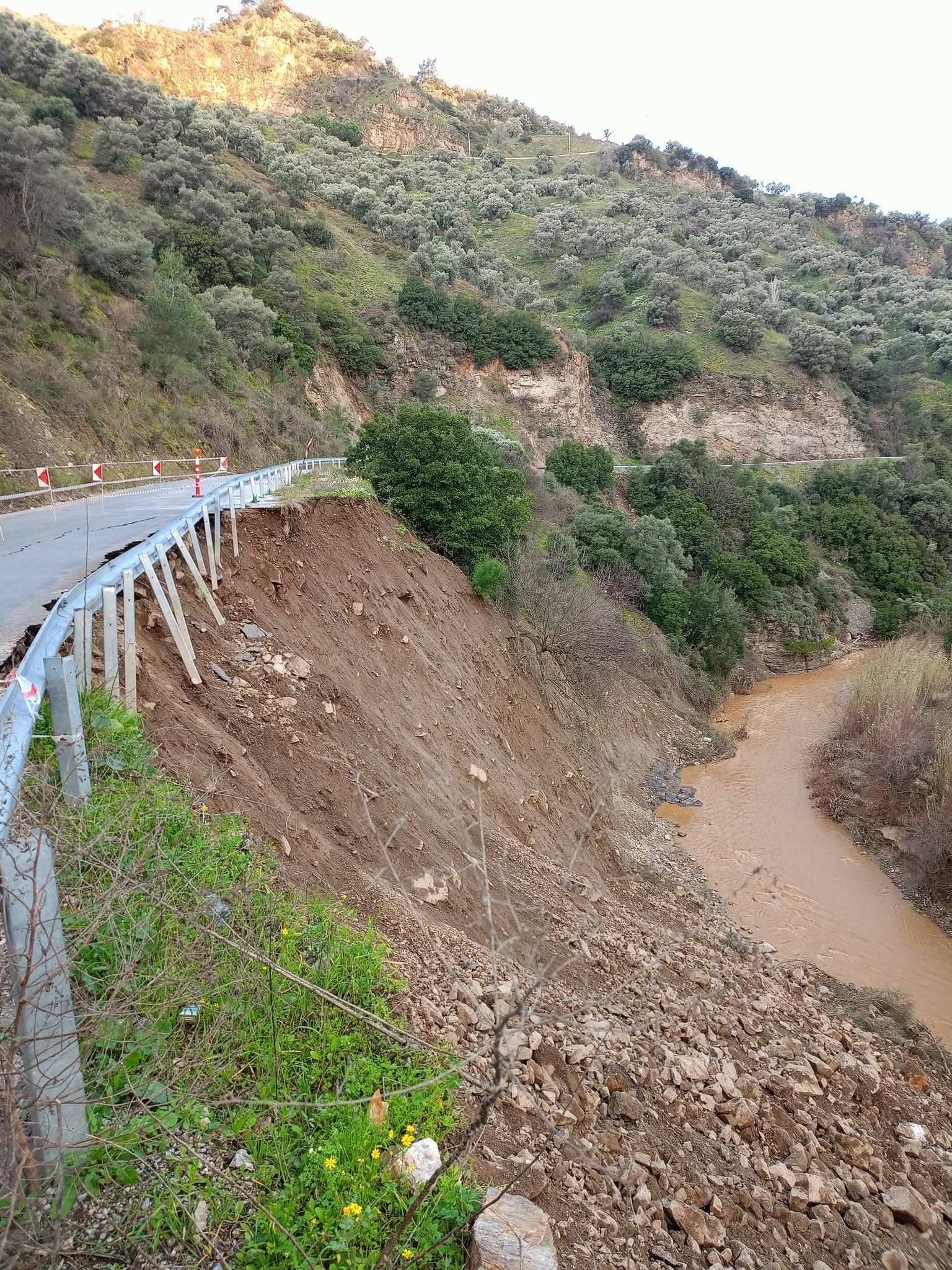 Aydın’ın İncirliova ilçesinde şiddetli yağışlar ulaşımı vurdu: Arzular–Erbeyli yolu tek şeride düştü