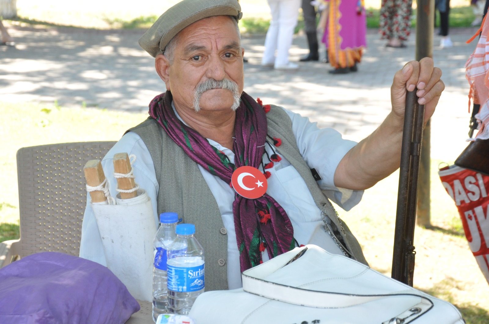 VEYSEL EFE’NİN SİTEMİ KİME