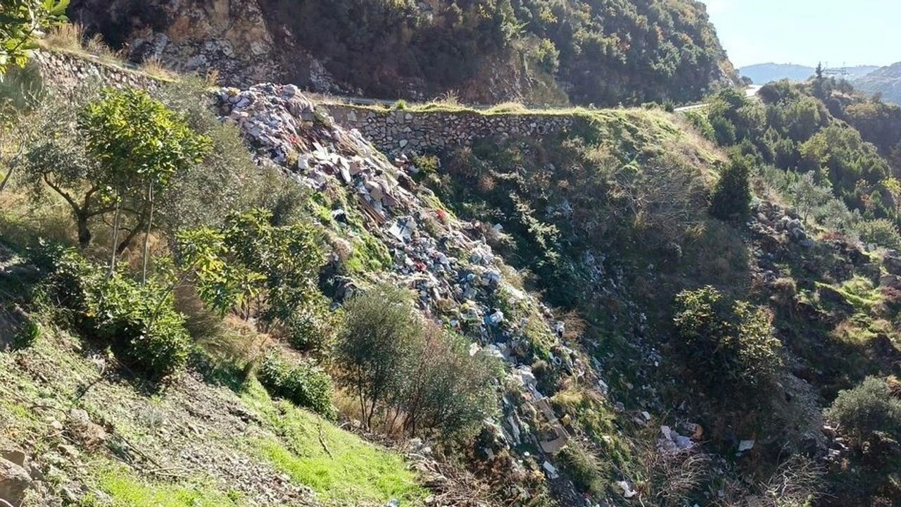 KOÇAK KANYONU’NDA 17 YILLIK ÇÖP SORUNU DEVAM EDİYOR