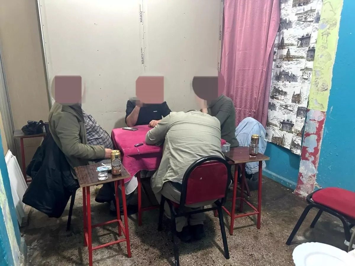 Kahvehane’de Gizli Kumar Operasyonu
