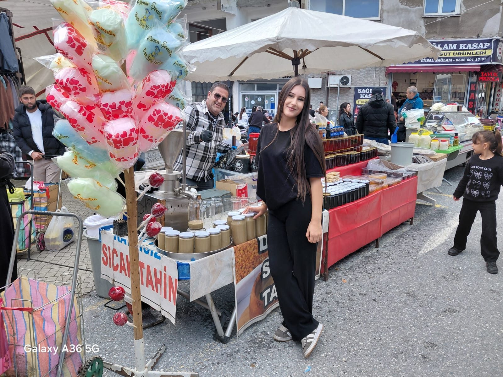 Hem Okuyor Hem Çalışıyor: Ortaklar’ın Gururu Nisa Dalmaz