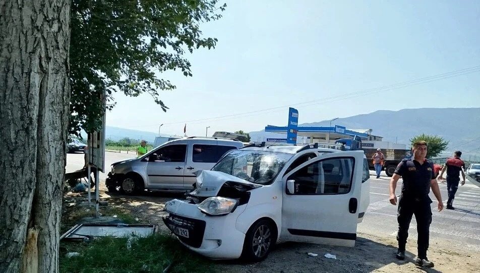 ZİNCİRLEME TRAFİK KAZASI