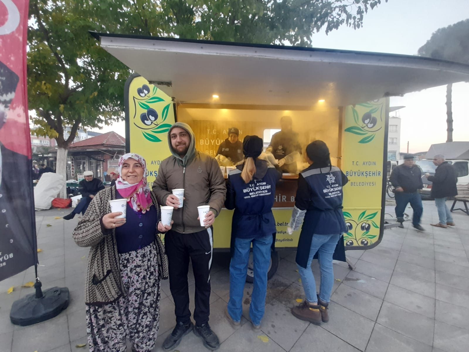 Aydın Büyükşehir Belediyesi'nden Soğuk Kış Günlerinde Çorba İkramı