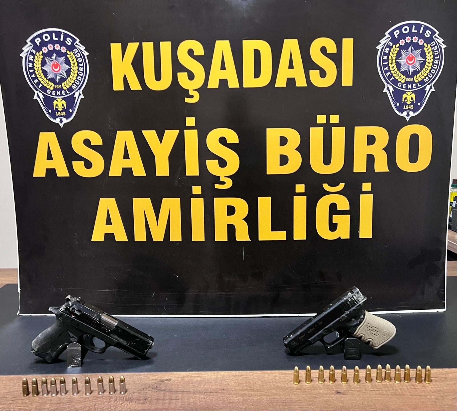 Kuşadası’nda Aranan 2 Hükümlü Yakalandı: Üzerlerinde Silah ve Fişek Ele Geçirildi