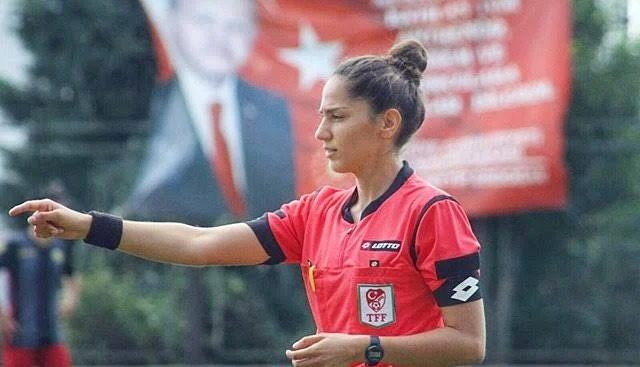 SÜPER LİG’DE TARİHİ AN: 22 YIL SONRA BİR KADIN HAKEM ORTA HAKEM OLARAK SAHADA