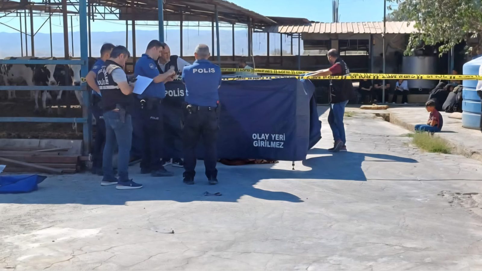 AYDIN’DA SÜT TOPLAMA ARACININ ALTINDA KALAN ÇOCUK HAYATINI KAYBETTİ
