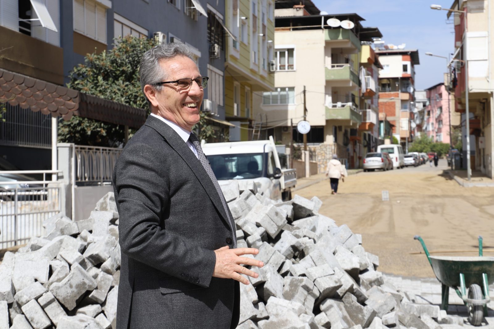 Nazilli’de 5 ayrı noktada eş zamanlı yol çalışması
