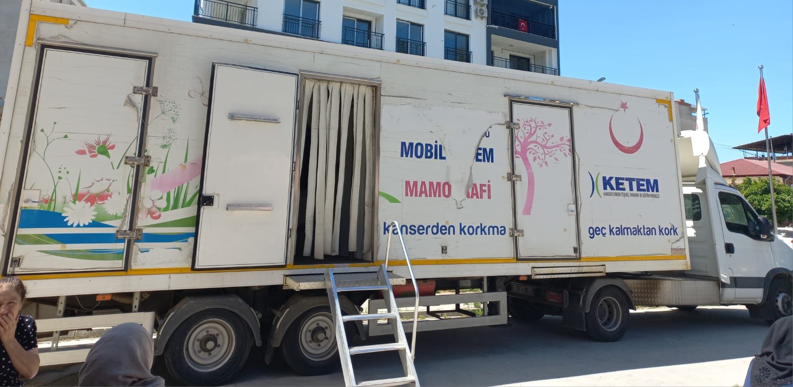 Mobil Ketem (kanser  Erken  Teşhis Tarama Ve Eğitim Merkezi Aracı ) Tır’ı  İncirliova’da,