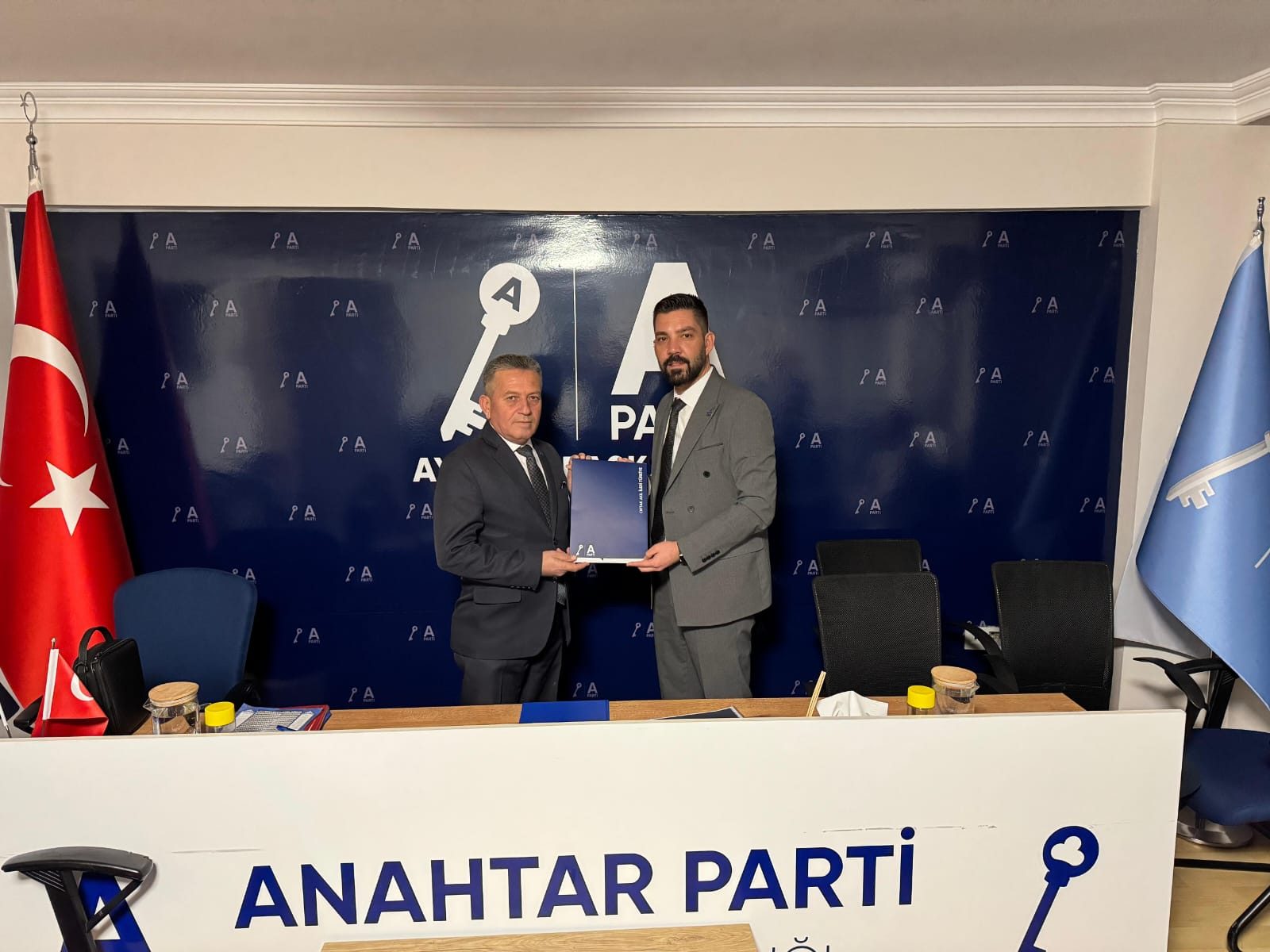 A PARTİ İNCİRLİOVA İLÇE BAŞKANI AŞKIN ERGEZEN