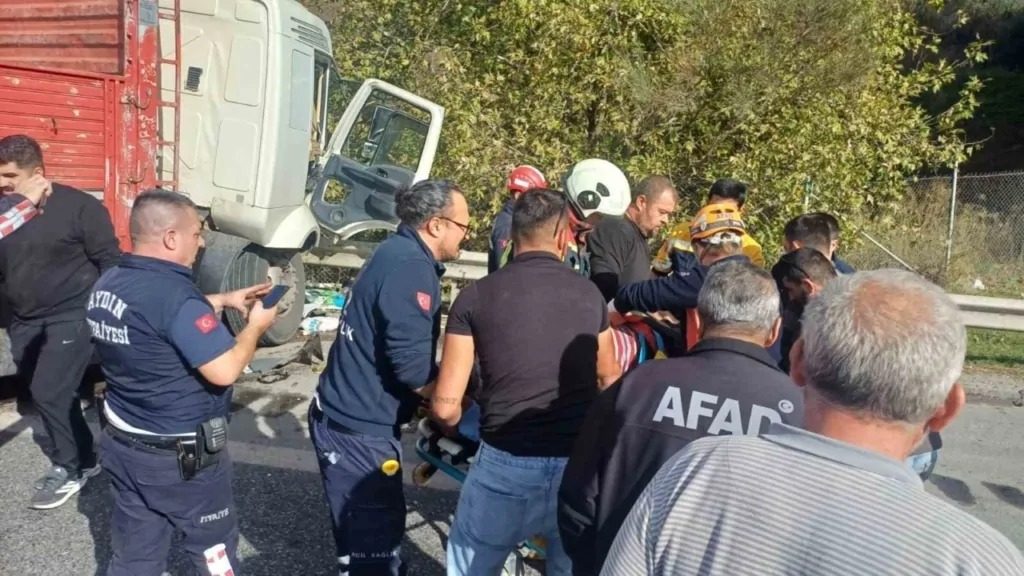 Aydın-İzmir Otoyolu’nda TIR Kazası: Sürücü Ağır Yaralandı
