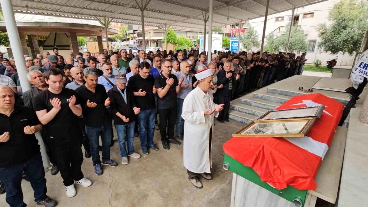 Eski belediye başkanı Nazmi Köprülü son yolculuğuna uğurlandı