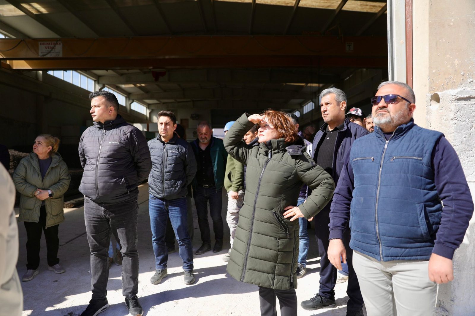 BAŞKAN HATİCE GENÇAY YANGIN SÜRECİNİ EKİPLERLE BİRLİKTE SAHADA TAKİP ETTİ