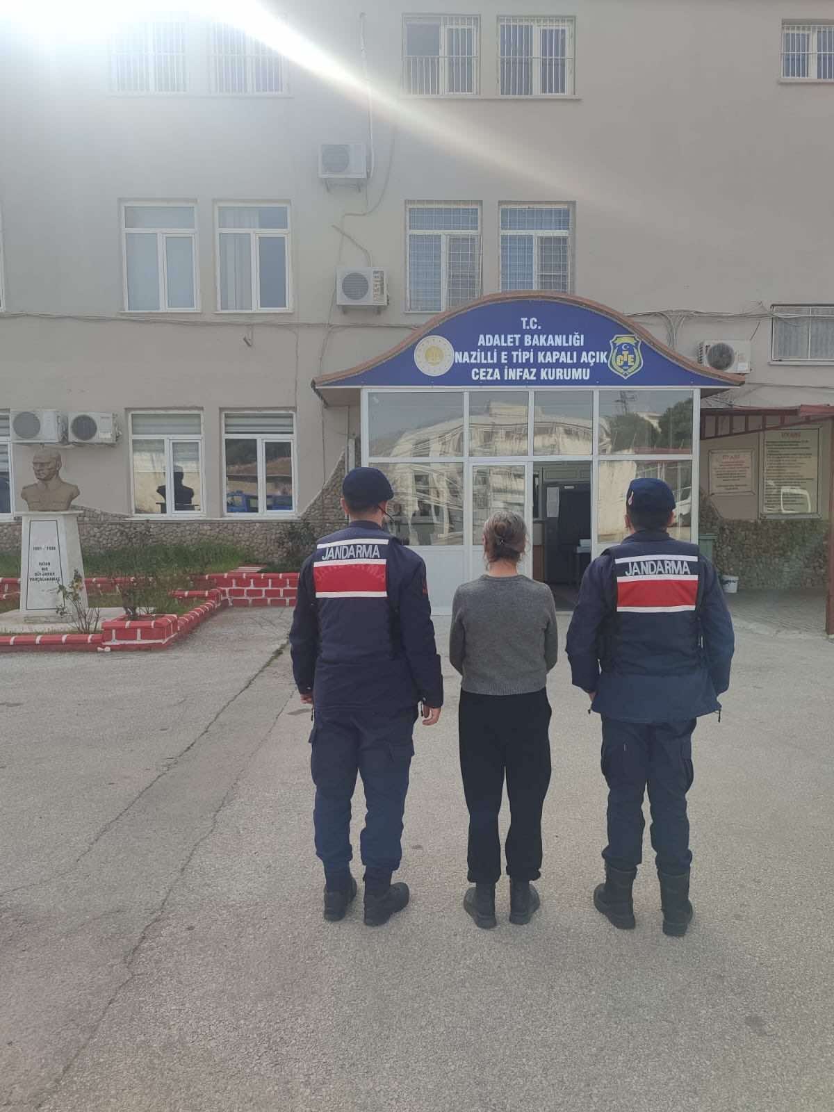 JANDARMA ARANAN 53 ŞAHSI YAKALADI