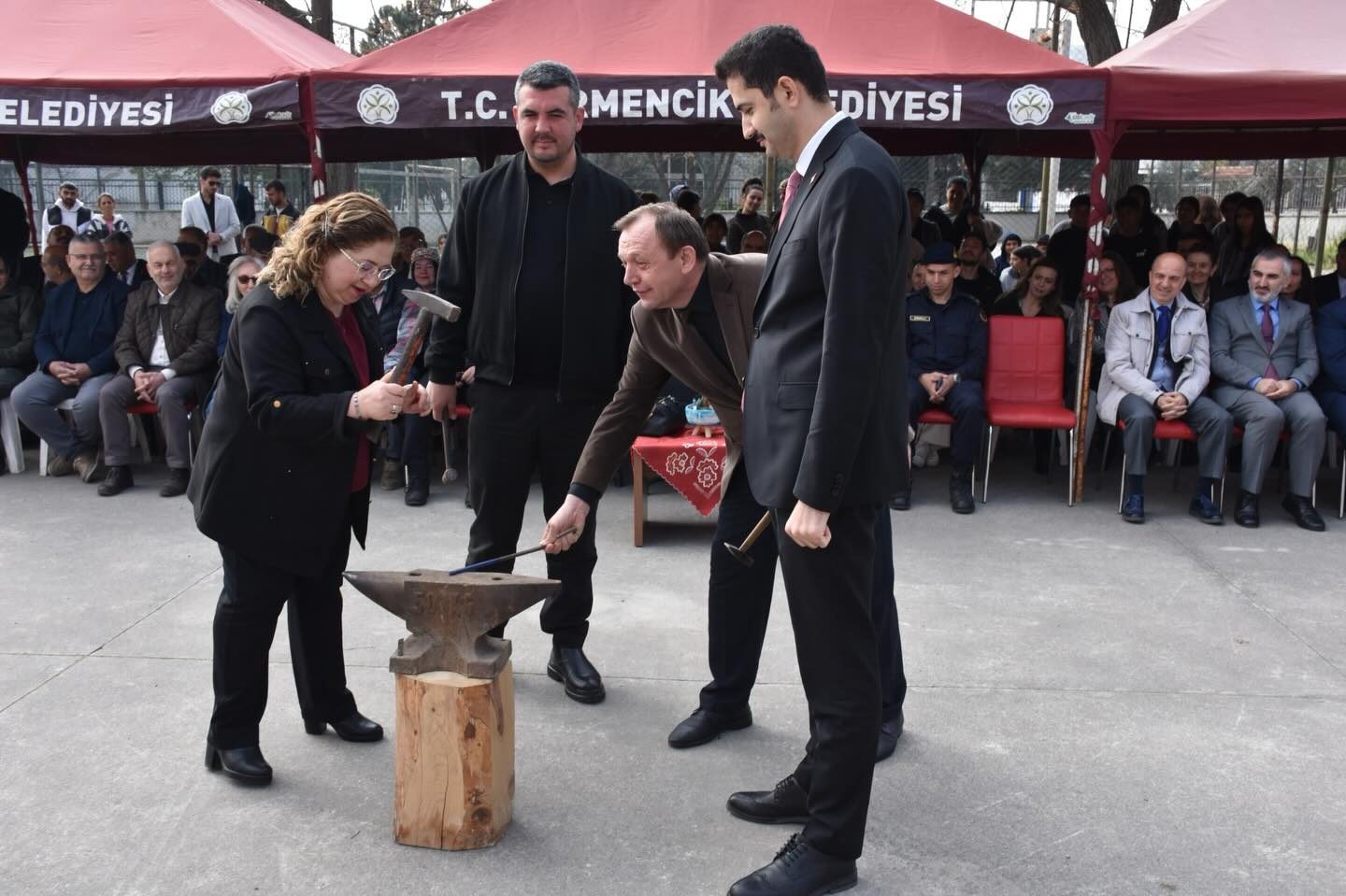GERMENCİK’TE NEVRUZ COŞKUSU OKULLARA TAŞINDI