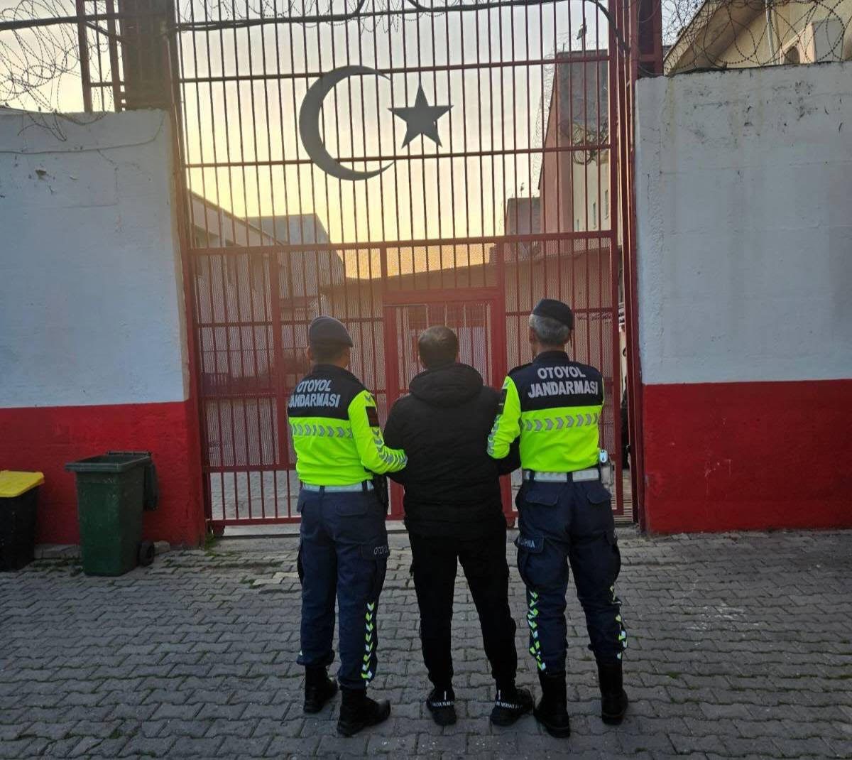 Aydın’da Göçmen Kaçakçılığı Operasyonu: 12 Düzensiz Göçmen Yakalandı