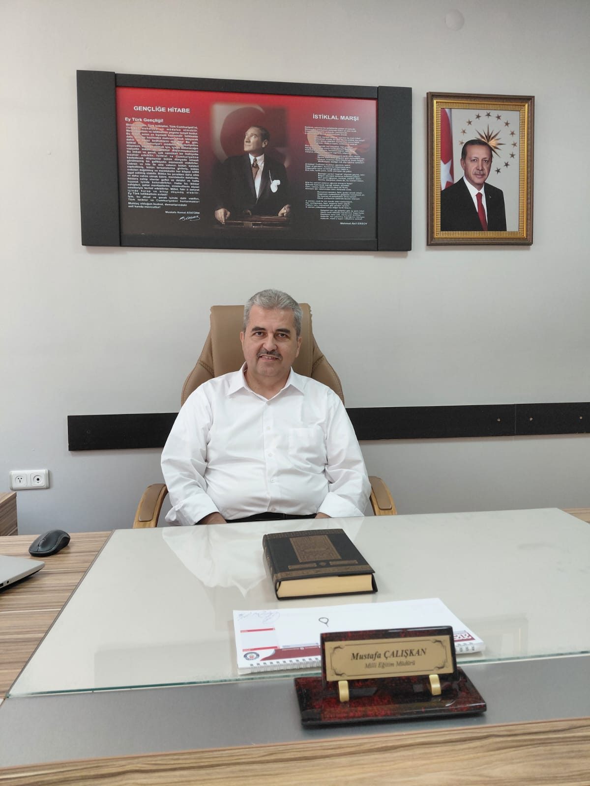 İNCİRLİOVA’DA ÖĞRETMENLER GÜNÜ COŞKUYLA KUTLANDI