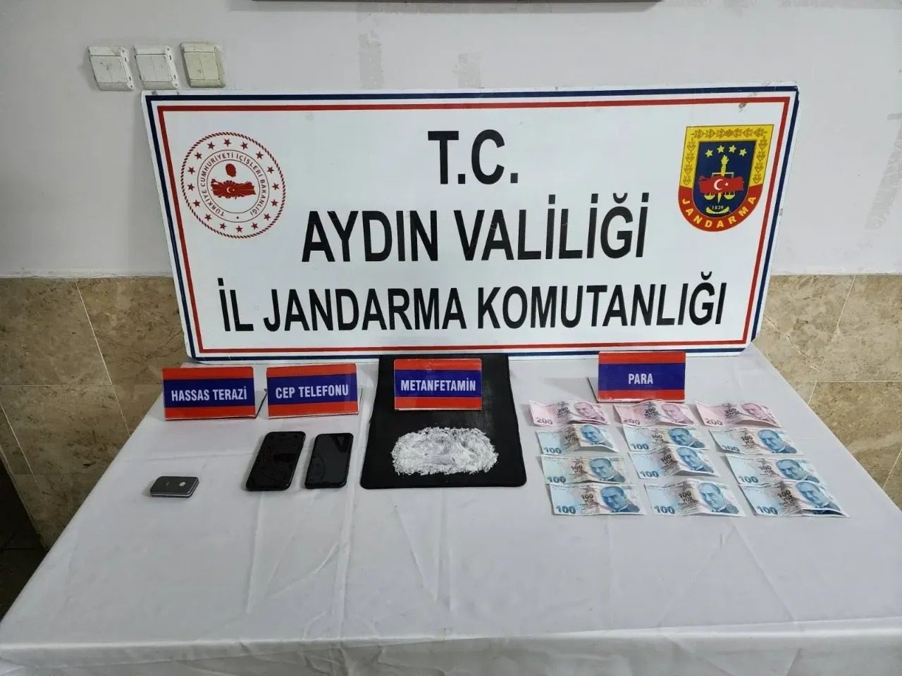Uyuşturucuyu Vites Topuzuna Gizlediler