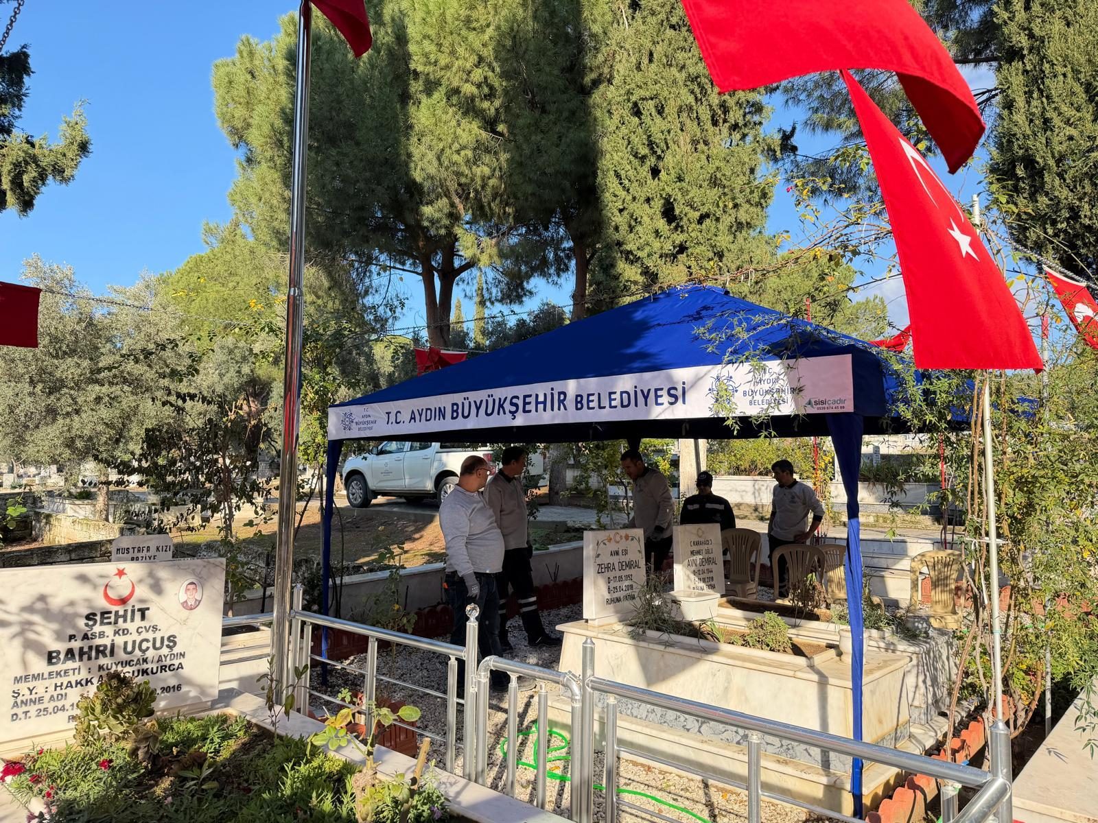 BÜYÜKŞEHİR BELEDİYESİ ÖNCÜLÜĞÜNDE MEZARLIKLARDA YOĞUN ÇALIŞMA