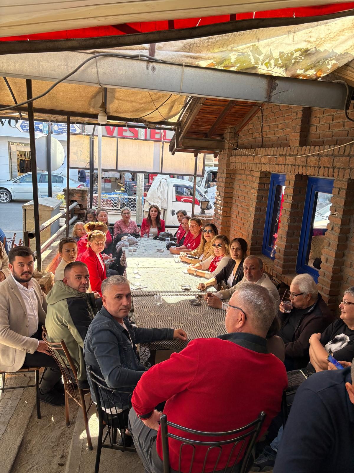 CHP’DE BARIŞ RÜZGARLARI MI ESİYOR