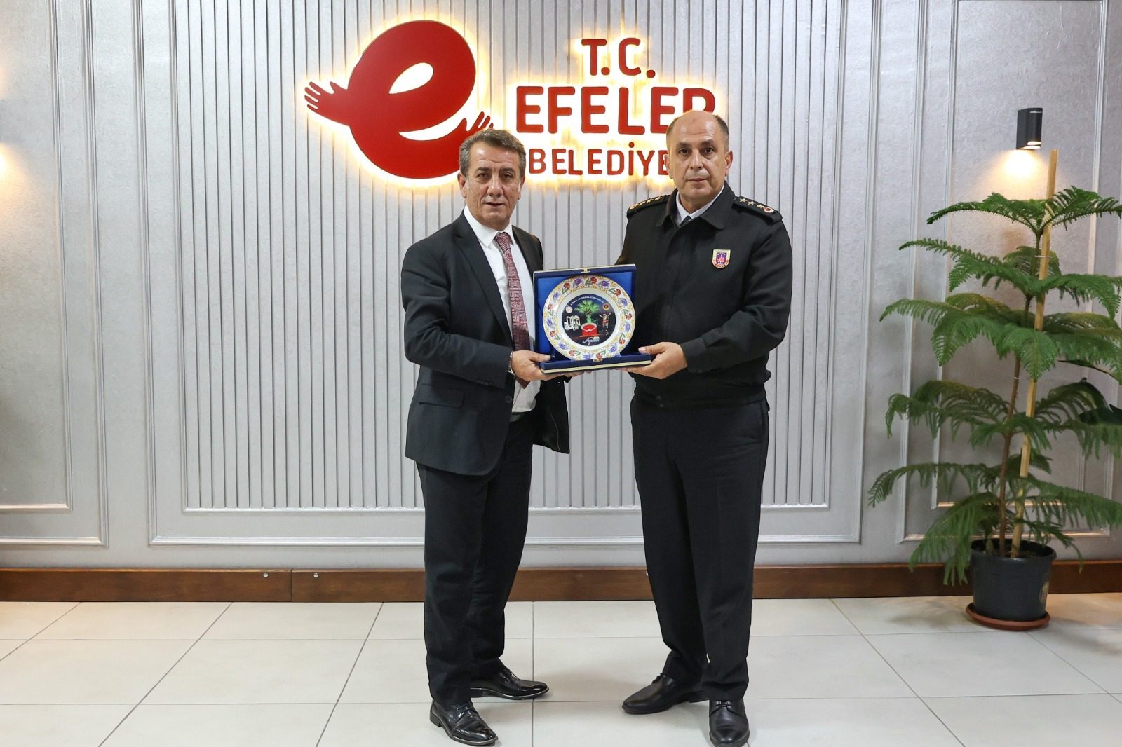 BAŞKAN YETİŞKİN ALBAY ALDEMİR’İ AĞIRLADI