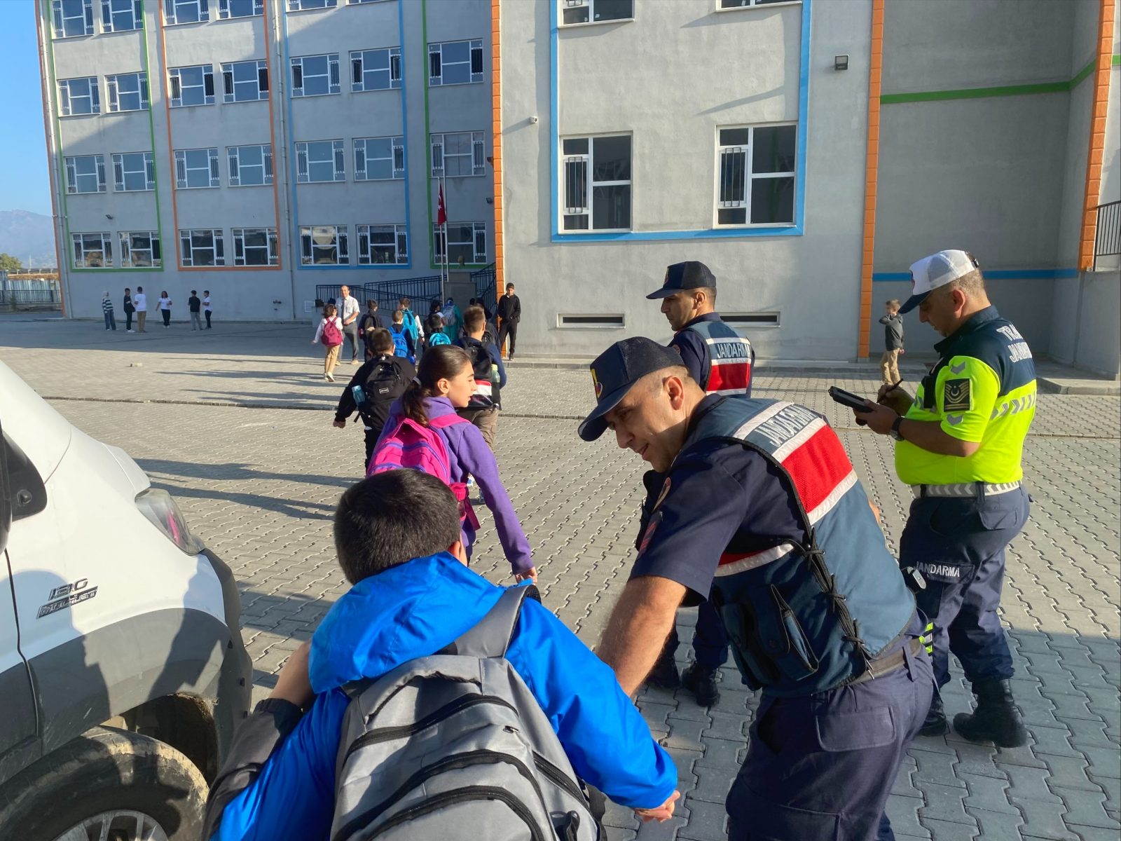 AYDIN İNCİRLİOVA’DA OKUL SERVİSLERİNE SIKI DENETİM
