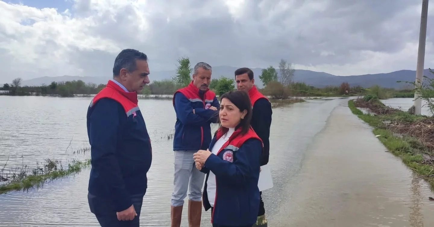 Aydın’da sağanak sonrası zarar tespiti: “Üreticimizin yaralarını birlikte sarıyoruz”