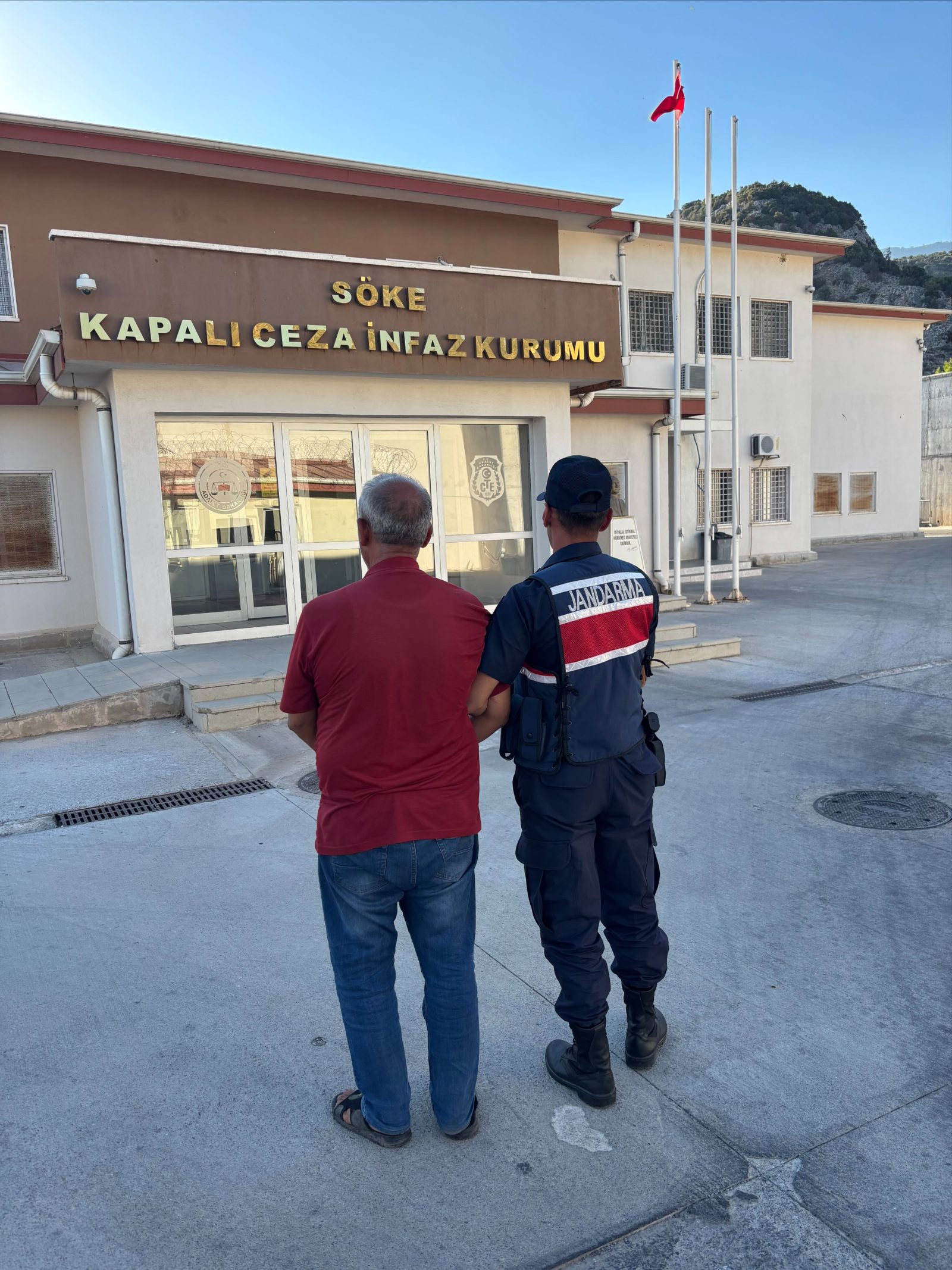 AYDIN’DA 9 DÜZENSİZ GÖÇMEN YAKALANDI