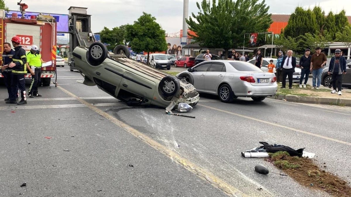 Aydın'da trafik kazasında takla atan otomobilden fırlayan sürücü hayatını kaybetti