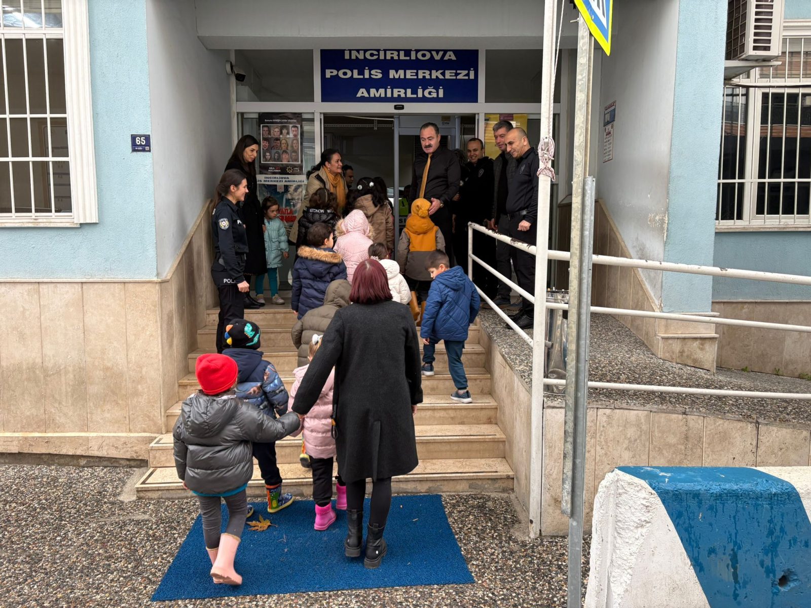 Miniklerin Trafik Bilinci Emniyetle Güçlendi