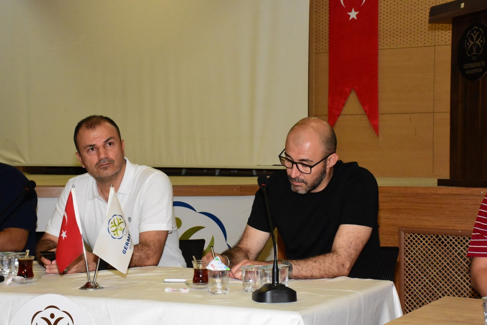 Başkan Zencirci yeni dönemin ilk muhtarlar toplantısını düzenledi
