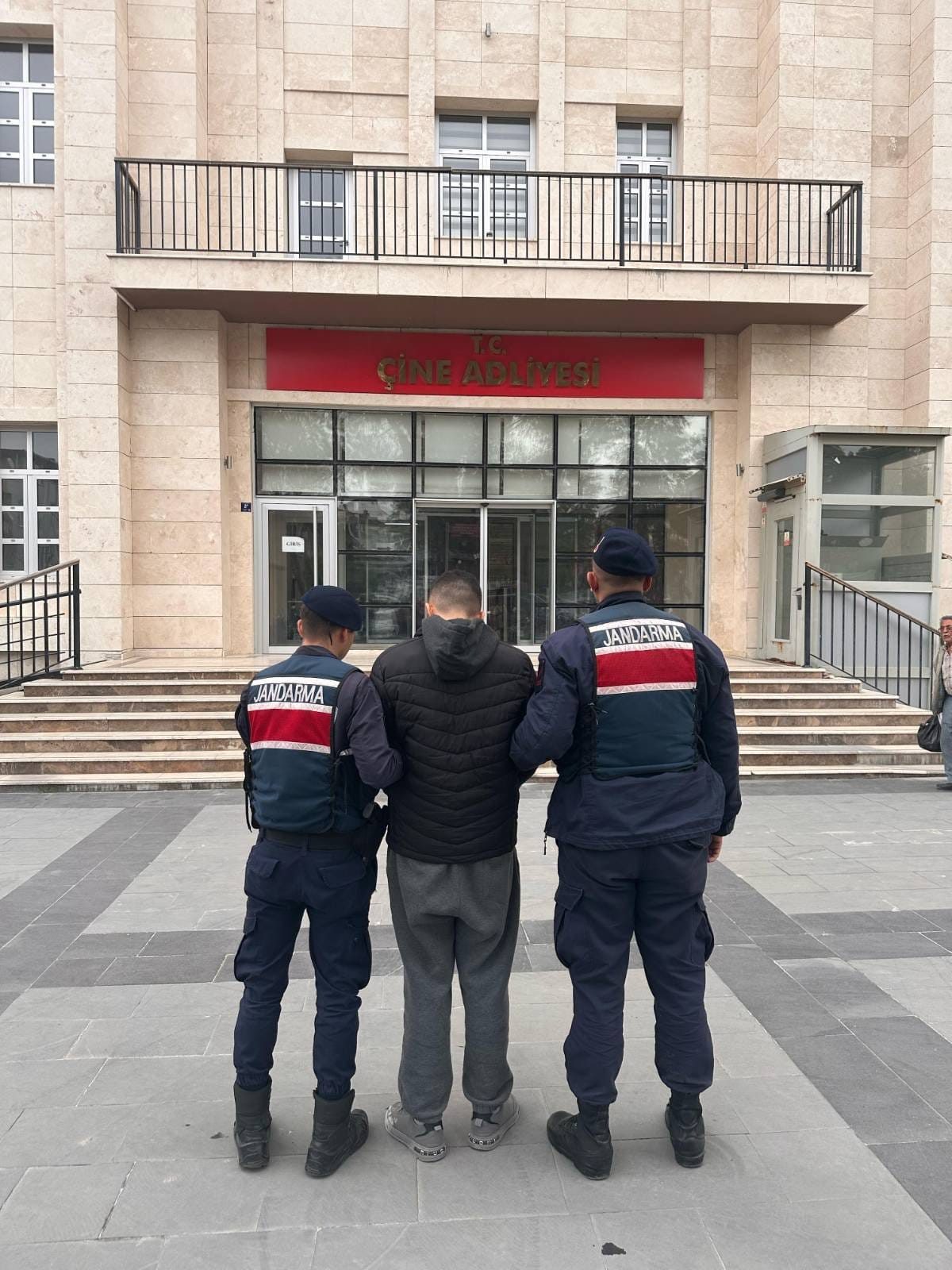 KESİNLEŞMİŞ CEZASI BULUNAN KİŞİ ÇİNE’DE YAKALANDI