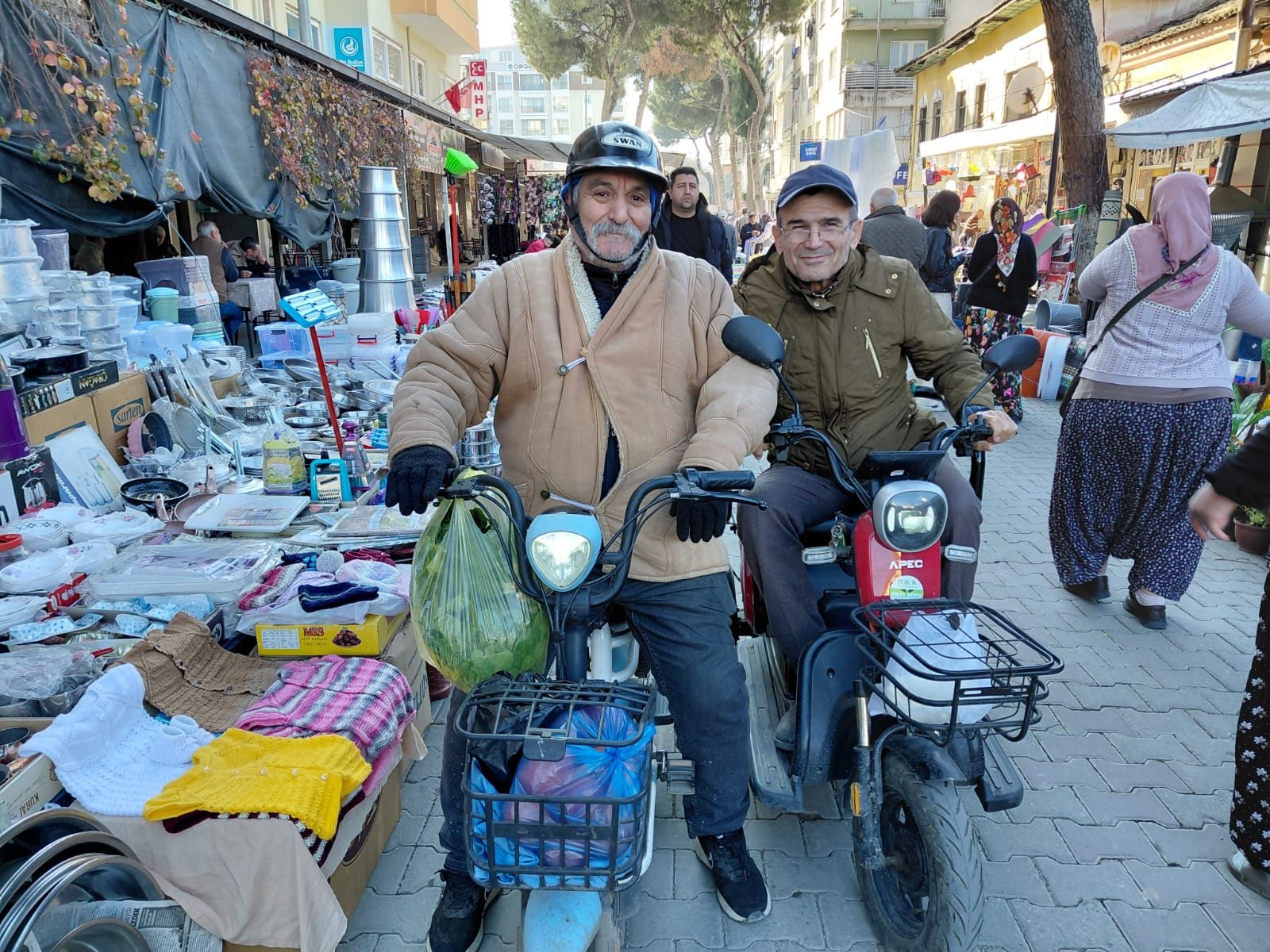 BİSİKLETLİLERİN YENİ BULUŞMA NOKTASI: İNCİRLİOVA CUMA PAZARI