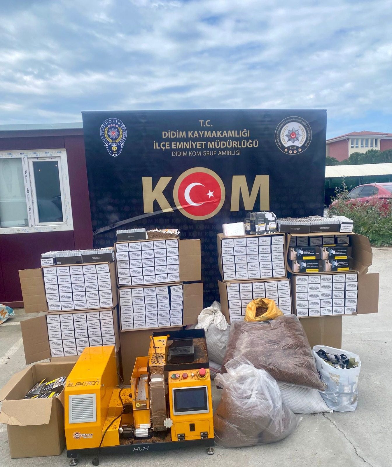 Didim’de Kaçakçılık Operasyonu: Binlerce Makaron ve Tütün Ele Geçirildi