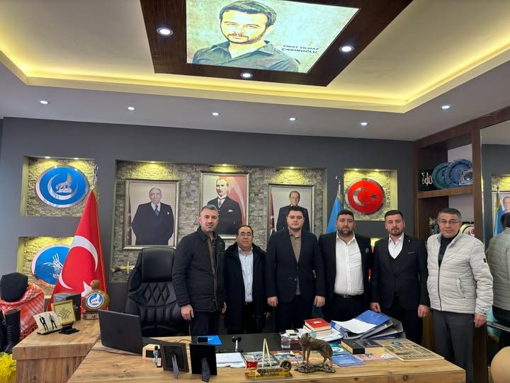 Ülkücü Davanın Ak Saçlıları ve Genç Kadroları Aynı Masada